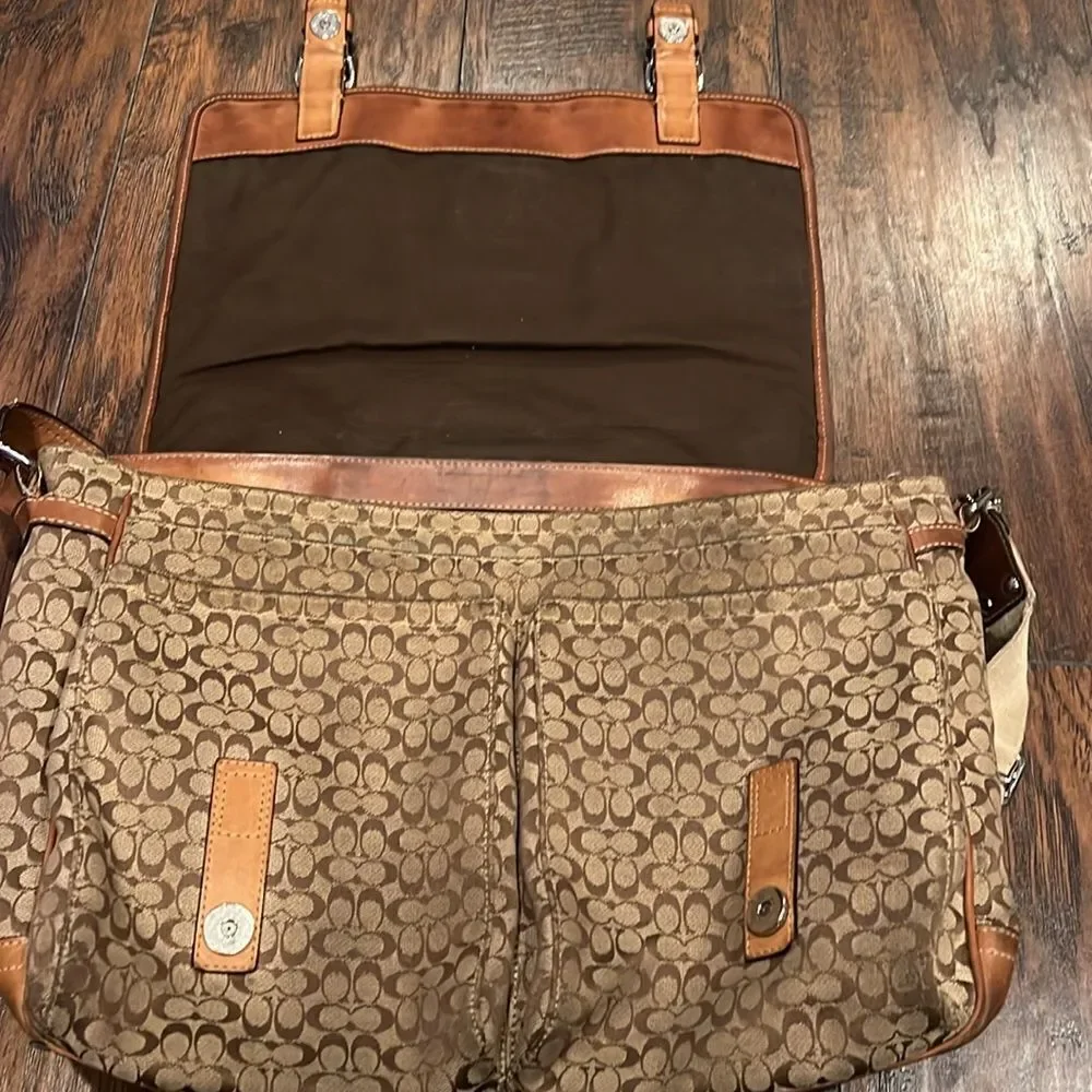 Coach Voyage Signature Messenger Bag in GUC signature jacquard fabric